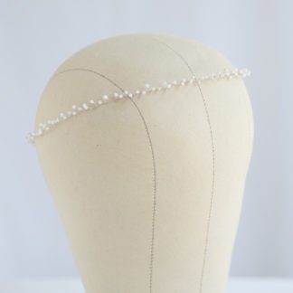 Haarreif Haarband aus Silberdraht mit winzigen Perlmuttperlen Seitenansicht